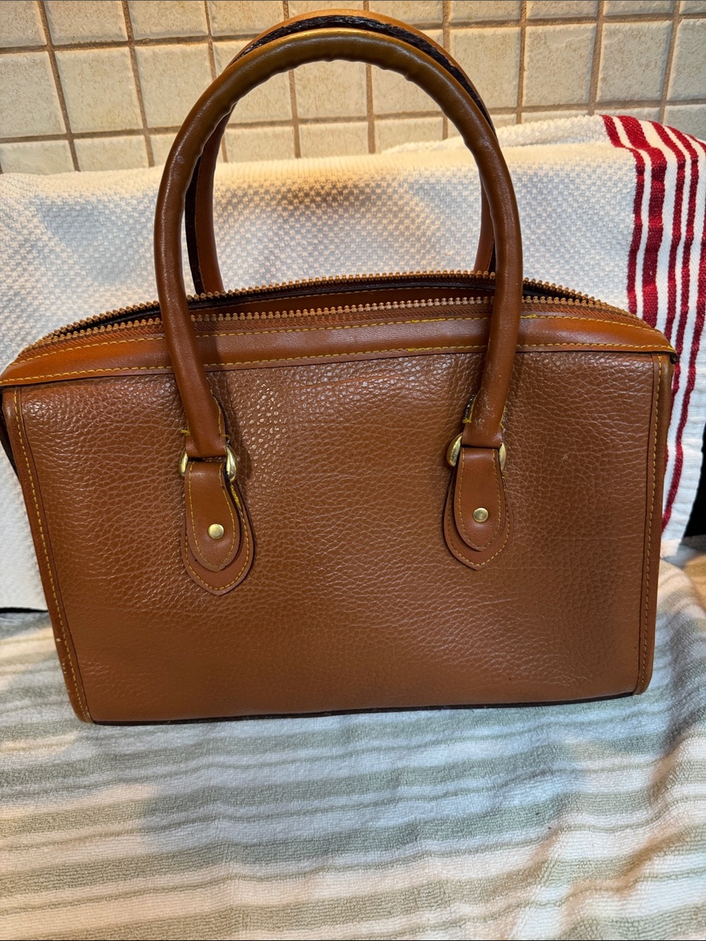 Vintage Dooney & Bourke All Weather Leather Classic Brown Handbag - Picture 5 of 7